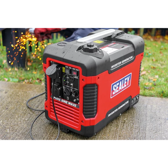 Sealey 2000W Inverter Generator 230V - 4-Stroke Engine 3 Sealey 2000W Inverter Generator 230V - 4-Stroke Engine - Image 3
