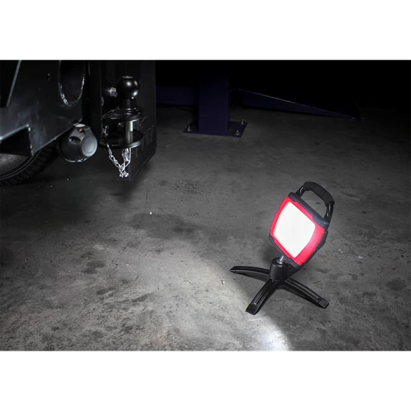 Sealey 360° 36W SMD LED Rechargeable Portable Floodlight - Red 4 Sealey 360° 36W SMD LED Rechargeable Portable Floodlight - Red - Image 4