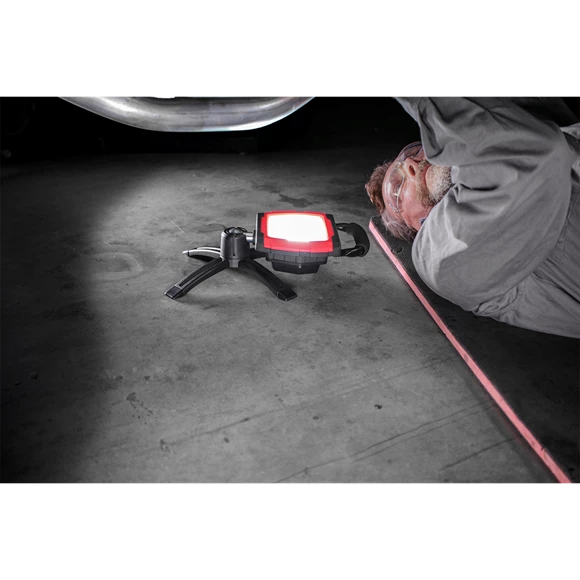 Sealey 360° 36W SMD LED Rechargeable Portable Floodlight - Red 5 Sealey 360° 36W SMD LED Rechargeable Portable Floodlight - Red - Image 5