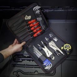 Sealey 6-Pocket Zipped Tool Pouch 9 Sealey 6-Pocket Zipped Tool Pouch -Bodyshop Store SMC43 ACT IN USE OPEN PIC2 DFC0379824